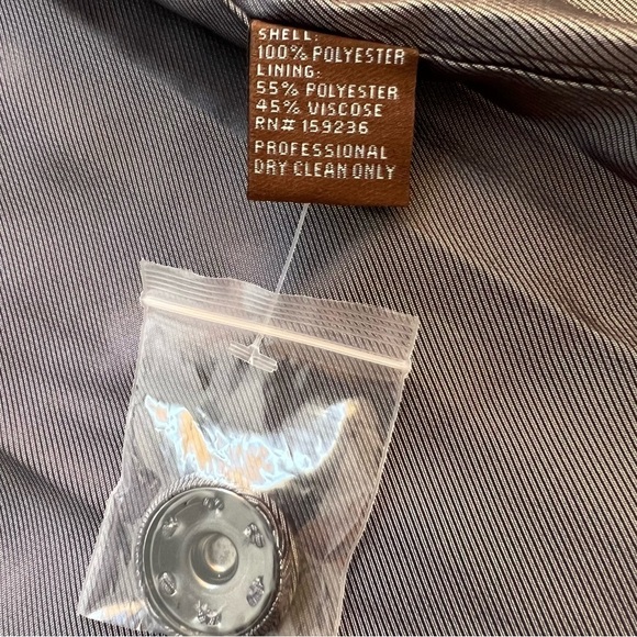 NWOT J. McLaughlin Lark Boucle Teddy Stadium
Coat Button Front Overcoat In Gray - Picture 11 of 11